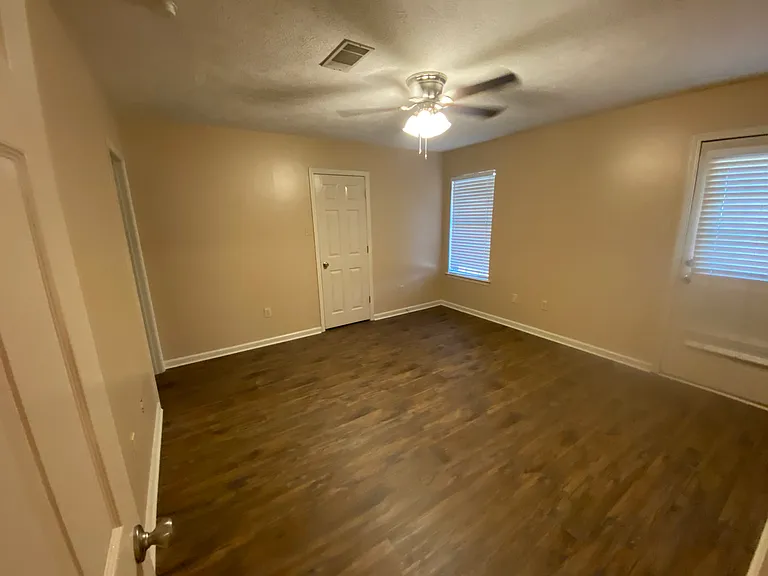3935 Seraph Dr — Photo 11