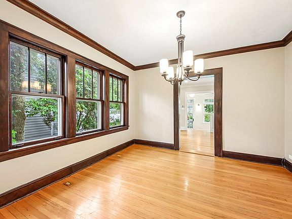 5th image of 2038 Hawthorne Ln