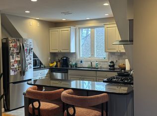 17 Summit Ave #3, Providence, RI 02906