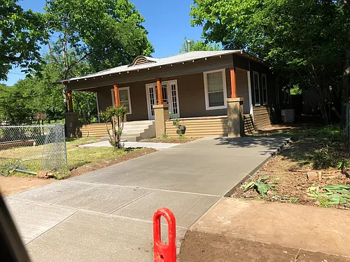 3001 Louise St Photo 1