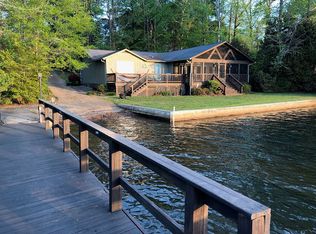 978 Point Cloxson Cir, Jacksons Gap, AL 36861