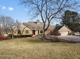 21520 W Lakeview Pkwy, Mundelein, IL 60060