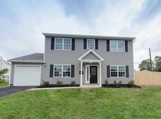 20 Junewood Dr, Levittown, PA 19055