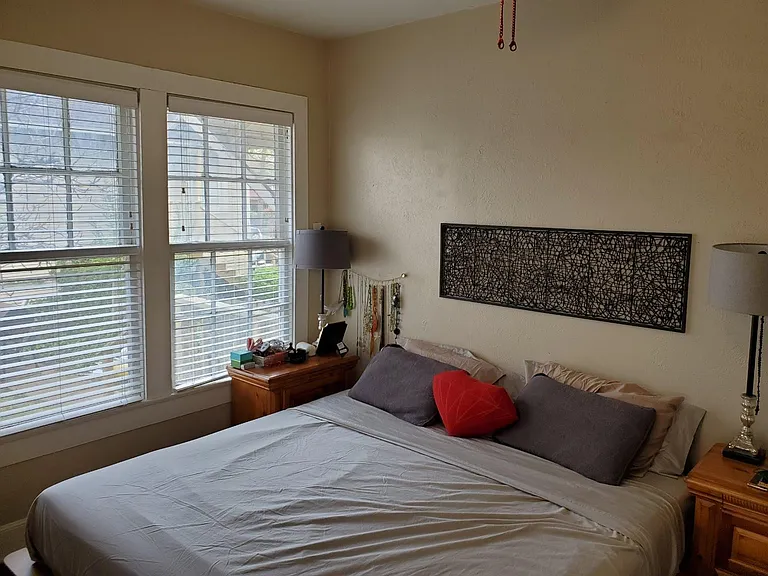 404 N Winnetka Ave — Photo 5