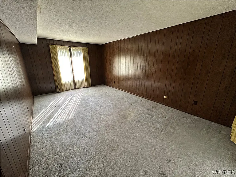 186 Peppertree Dr — Photo 17
