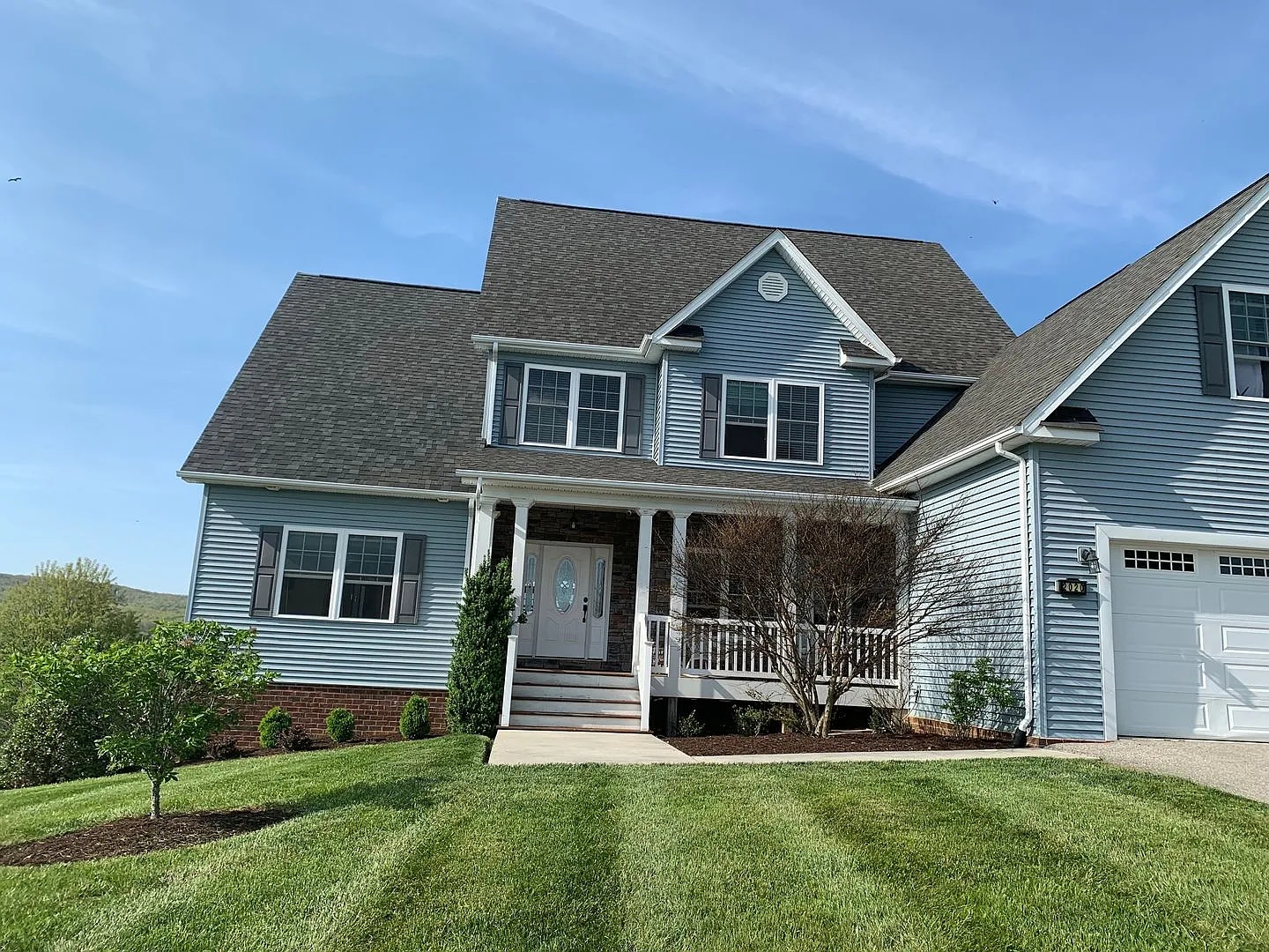 4 Bedroom 2.5 Bath House — Photo 4