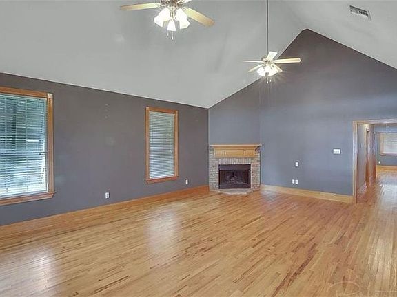 3rd image of 14460 Riverlake Dr