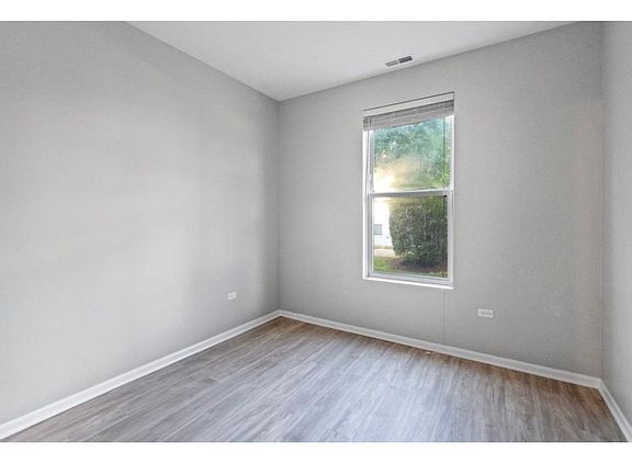 5th image of 3168 Ollerton Ave #3068