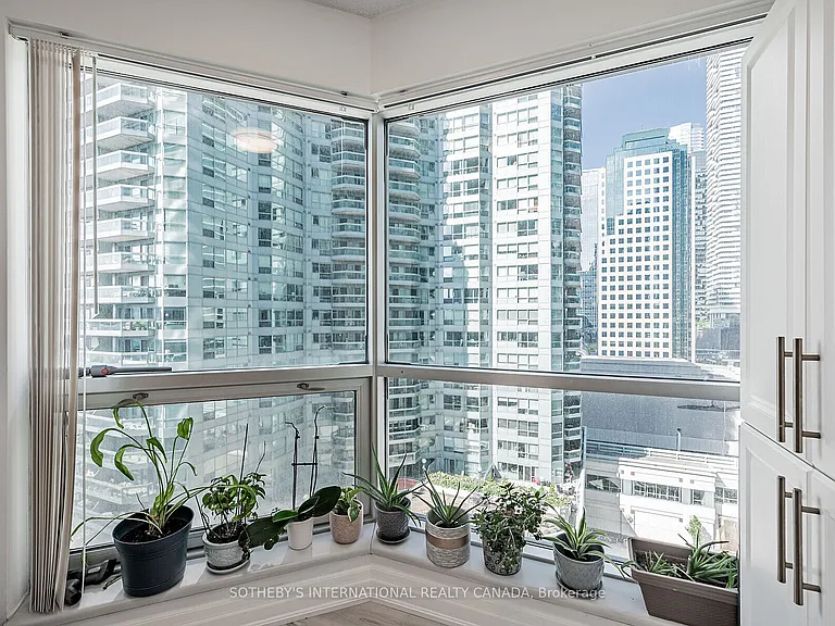 10 Yonge St #1012 — Photo 11