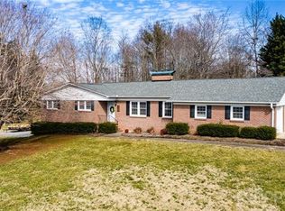 1054 Randolph Cir SE, Lenoir, NC 28645