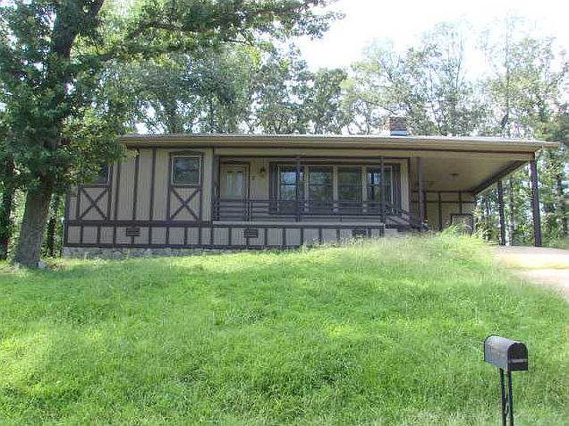 1st image of 7 Clive Ln