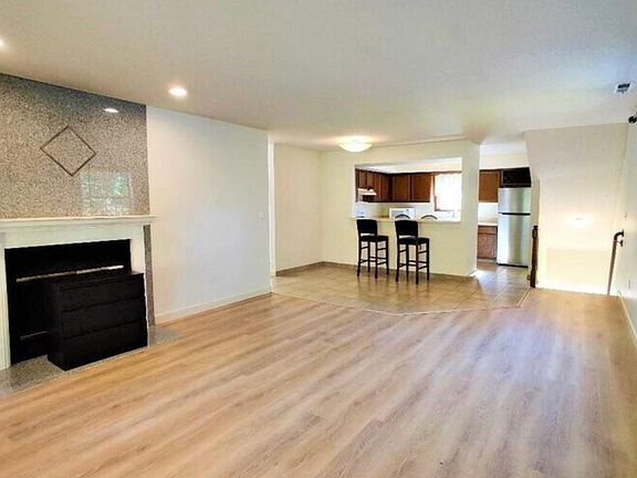 3rd image of 1201 Sunfield Dr
