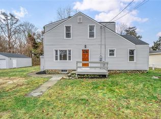 22 Hawley St, Pawcatuck, CT 06379