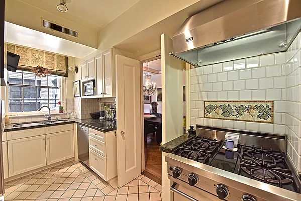 Sold by Prime Manhattan | media 31