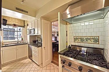 Sold by Prime Manhattan