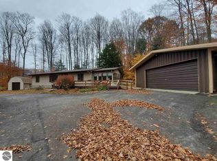 281 Forest Trl, Leroy, MI 49655