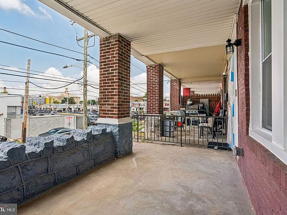 5th image of 4824 Sansom St #2