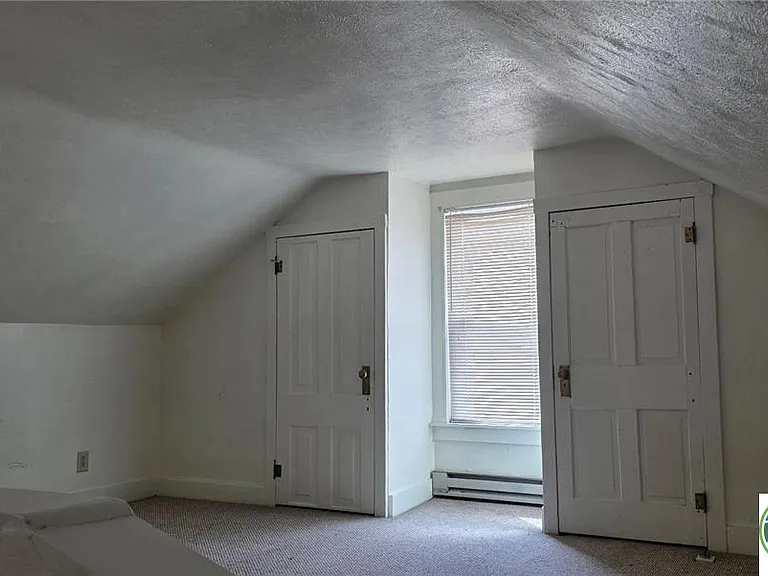 7 E Phillips St — Photo 8