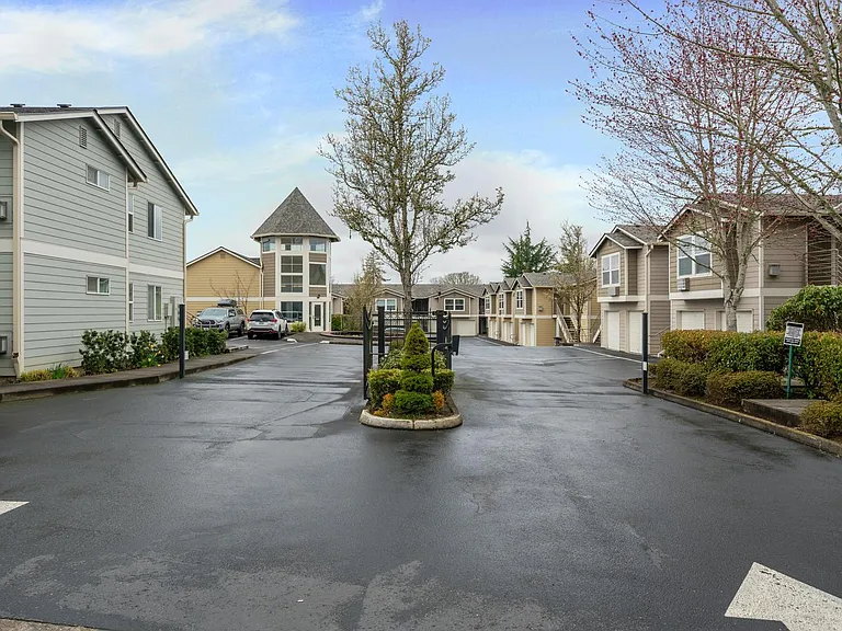 15058 NW Central Dr #1010 — Photo 8