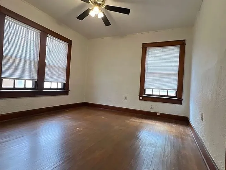 1503 S Walnut St — Photo 9