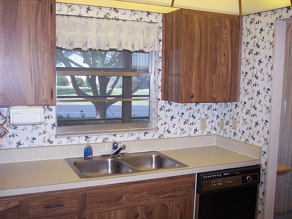 5th image of 2240 Greenhaven Dr #389