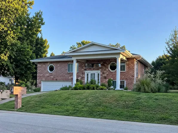511 Sycamore St, Pittsfield, IL 62363