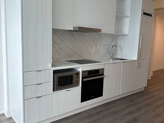4th image of 138 Downes St #5508