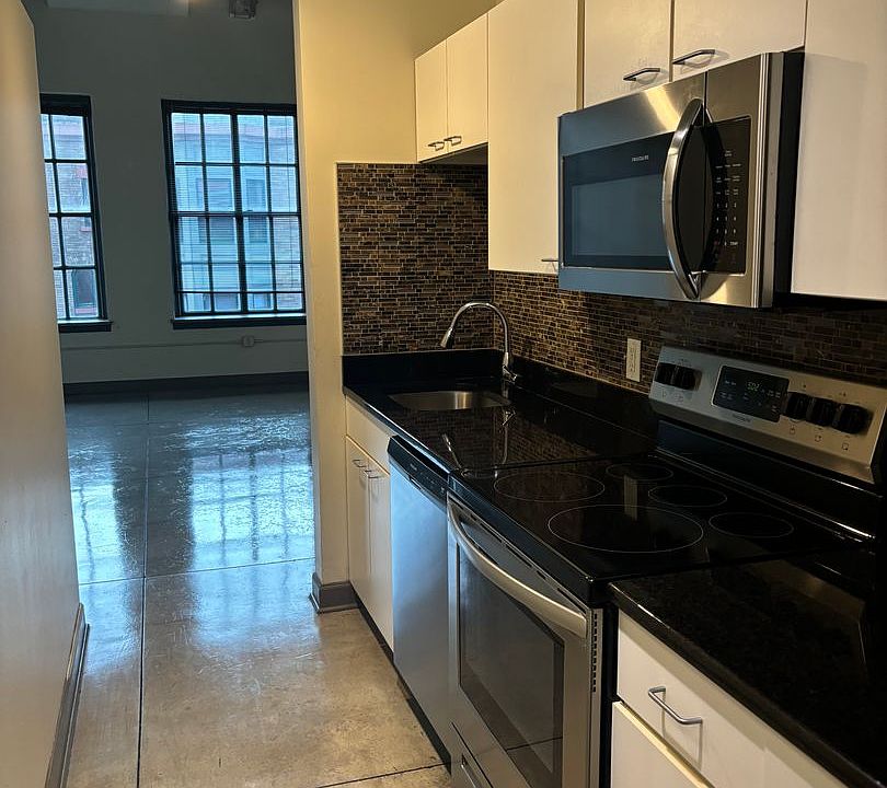 1st image of 1900 Superior Ave E Suite 303