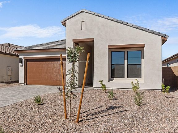 4th image of 728 E Aurora Drive