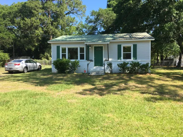 16 Gay Dr, Beaufort, SC 29907