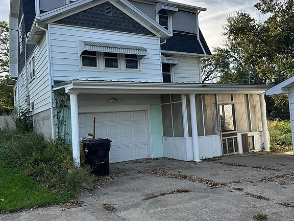 3rd image of 106 SE Mill St