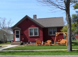 134 3rd St, Harbor Beach, MI 48441