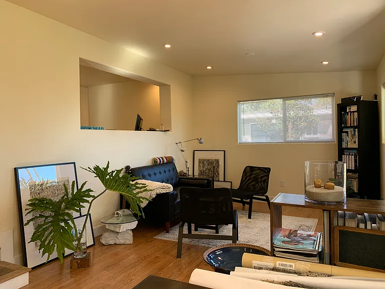 Crest Dr — Photo 2