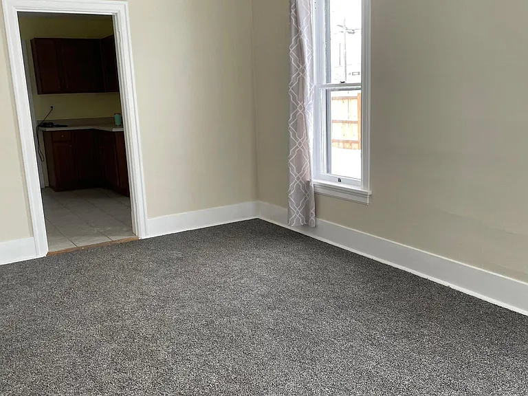708 N Hogan St — Photo 8
