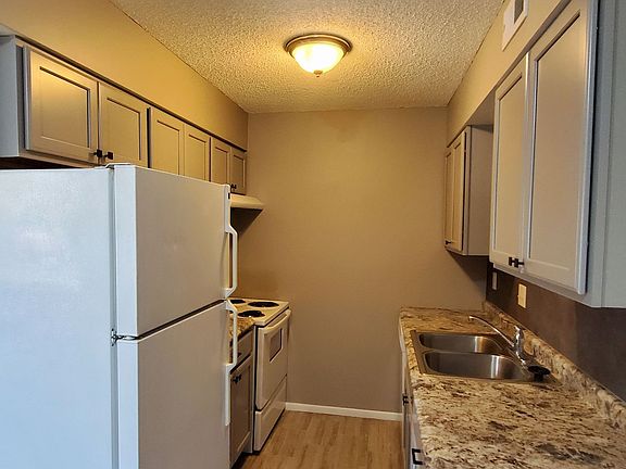 4th image of 941 Washington St APT 10