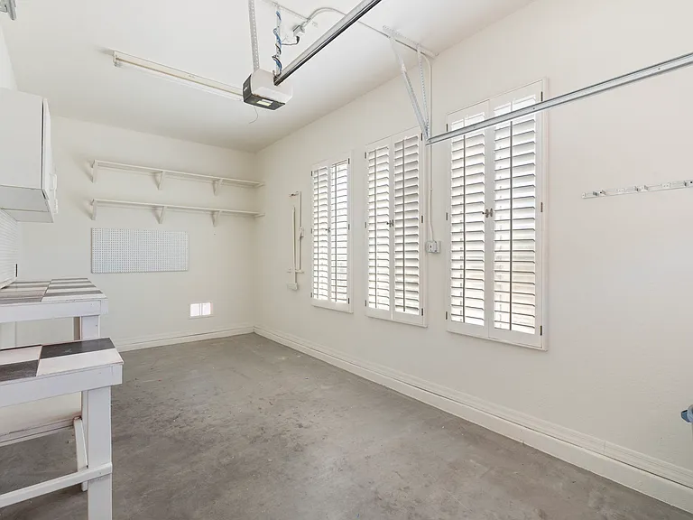 8614 W Morten Ave — Photo 27