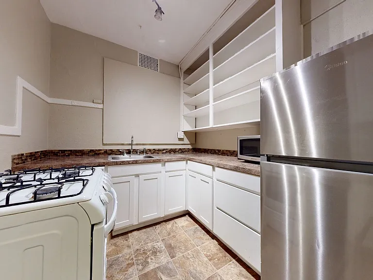 Roycroft Apartments — Photo 29