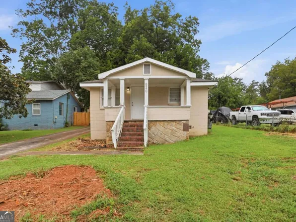 620 Gibbons Dr, Scottdale, GA 30079