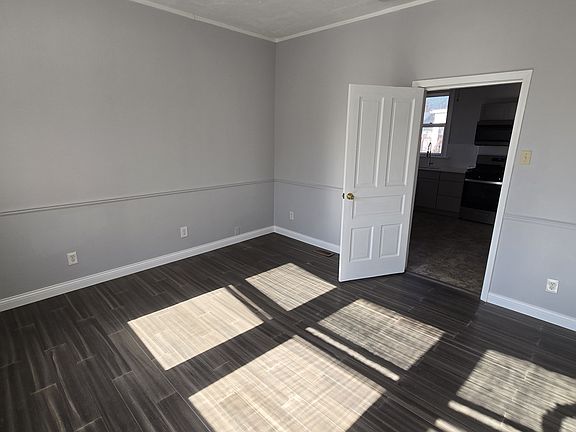 5th image of 4906 Seibert Ave #1