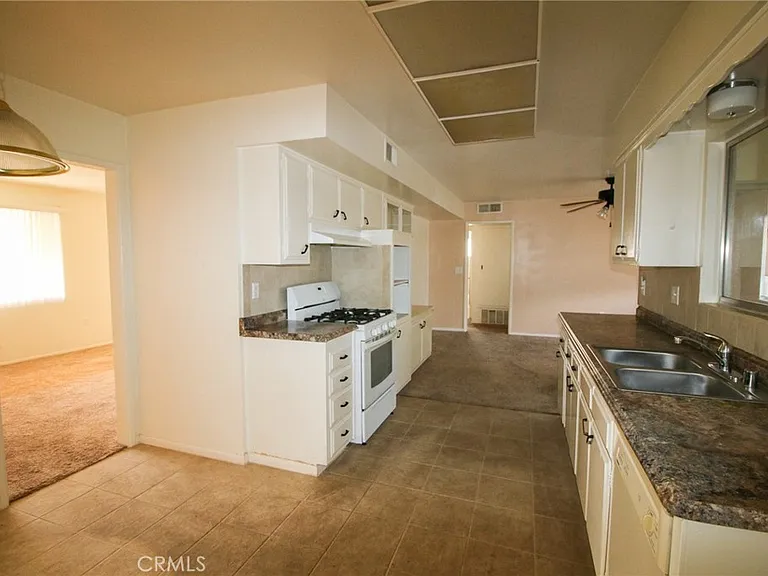 26401 Cedar Crest Dr — Photo 6