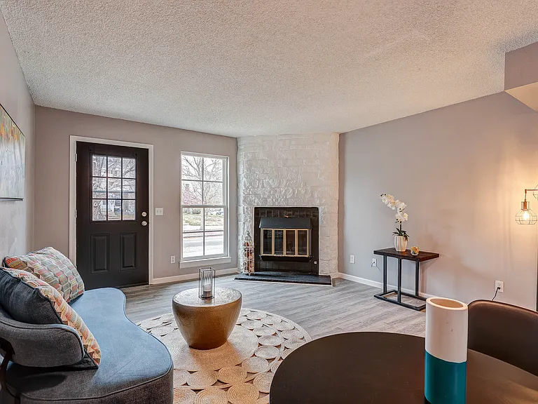 10494 W Dartmouth Ave — Photo 3