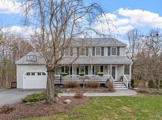 5 Maura Cir, Westford, MA 01886