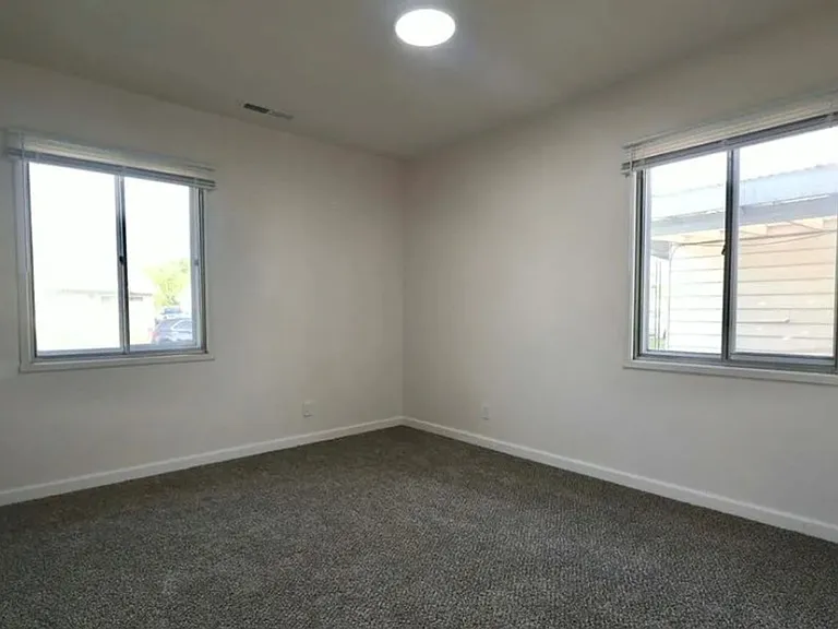 804 Saint Thomas Ln — Photo 5