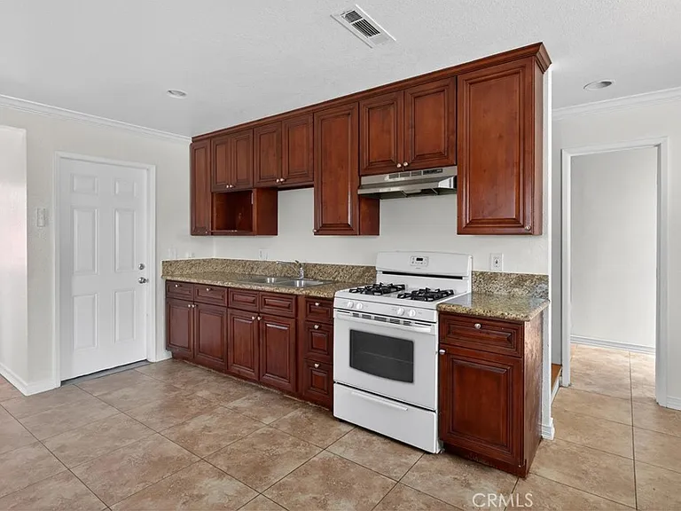 8720 Villa Dr — Photo 12