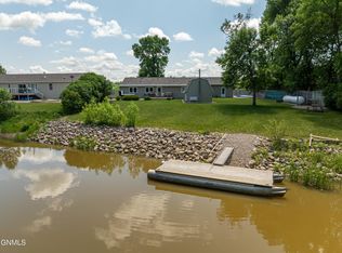 508 Rosie Ln N, Mandan, ND 58554