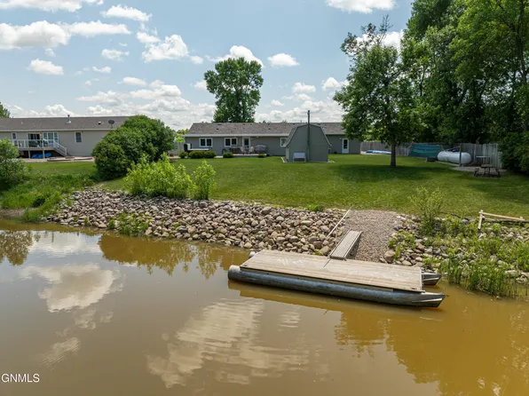 508 Rosie Ln N, Mandan, ND 58554