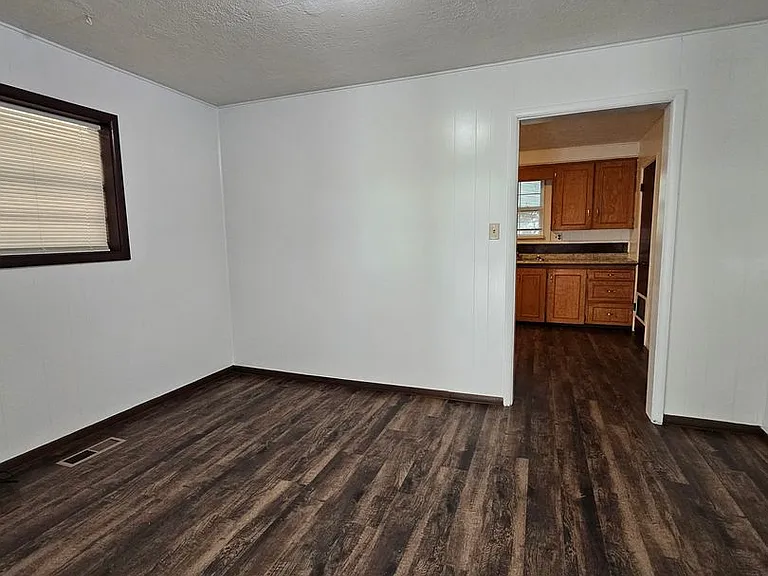 904 W Grant St — Photo 6
