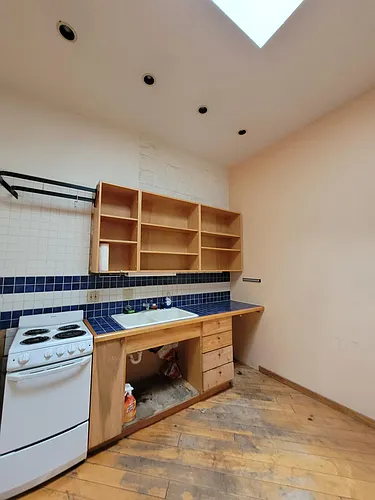 204 E 6th St #REAR Photo 1