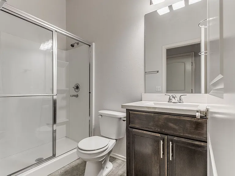 15704 Caney Dr — Photo 23
