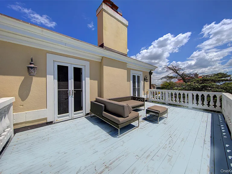 159 Magnolia Blvd — Photo 36